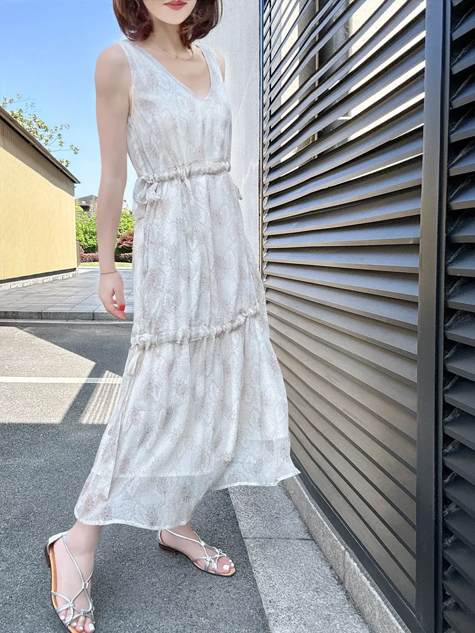 Beige Leafs Side Adjusted Tiers Cinched Panel Maxi-Dress