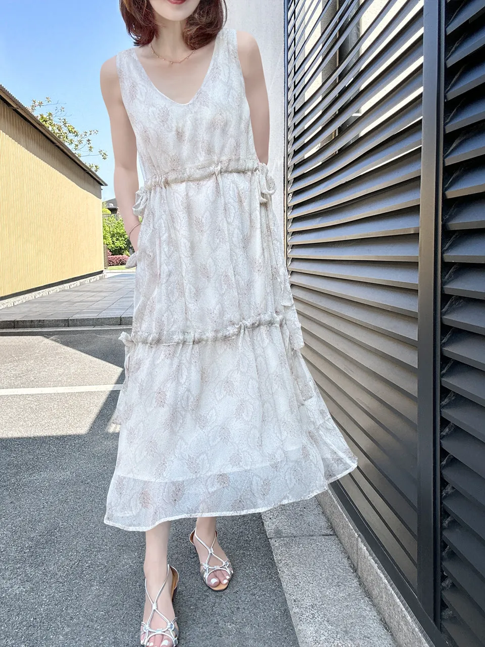 Beige Leafs Side Adjusted Tiers Cinched Panel Maxi-Dress