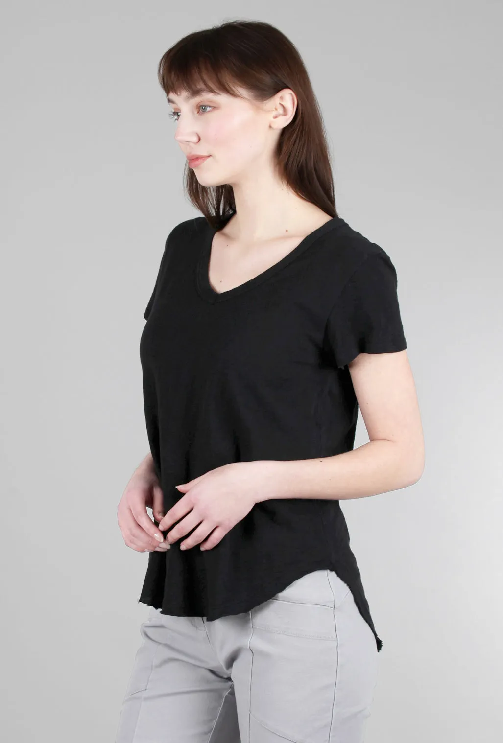 Curved Hem Vee Tee, Black